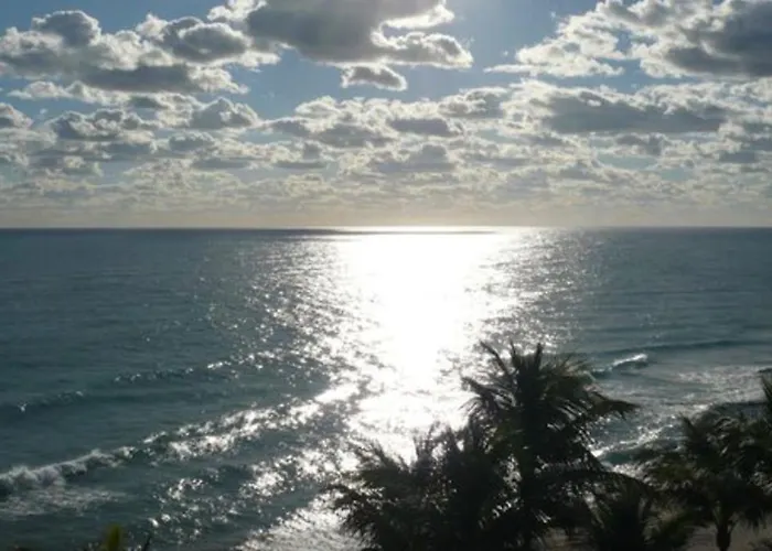 Jupiter Beach Resort & Spa